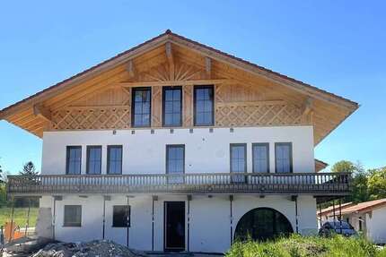 Haus Bernau am Chiemsee - 8 Zimmer, 250 m&sup2;, 2.500&euro; | Angebot:26538102