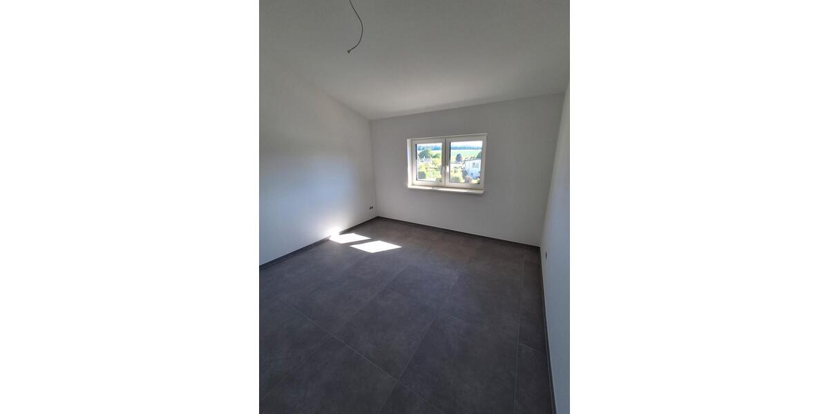 Dachgeschoßwohnung Kirchberg (Hunsrück) - 3 Zimmer, 96 m&sup2;, 1.075&euro; | Angebot:26689076