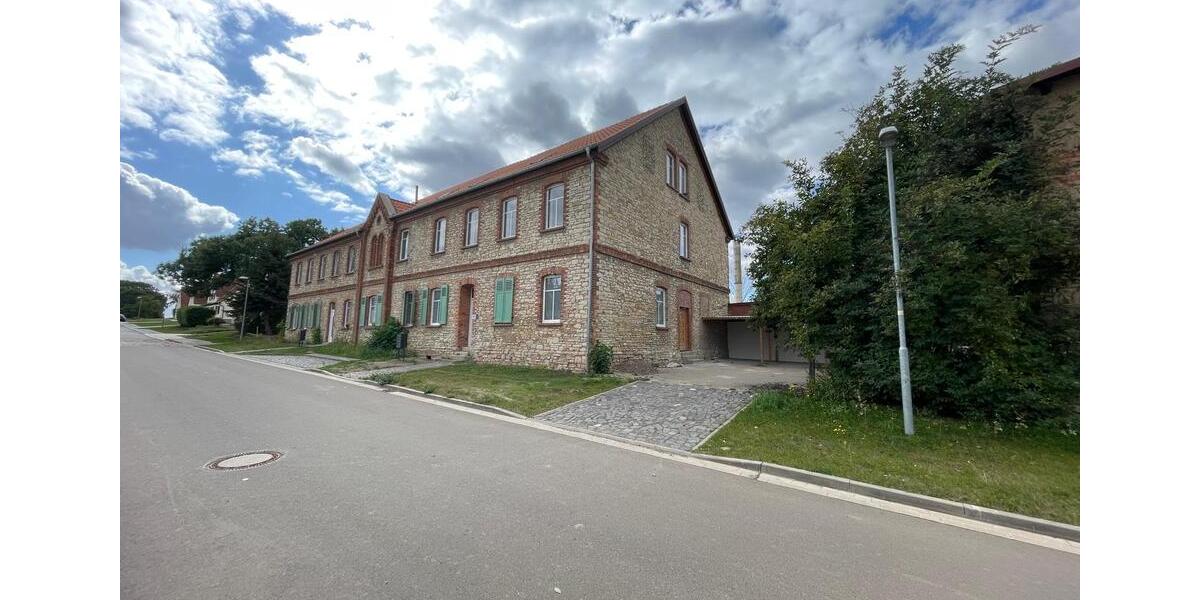 Dachgeschoßwohnung Gröningen - 3 Zimmer, 91 m&sup2;, 540&euro; | Angebot:26676520