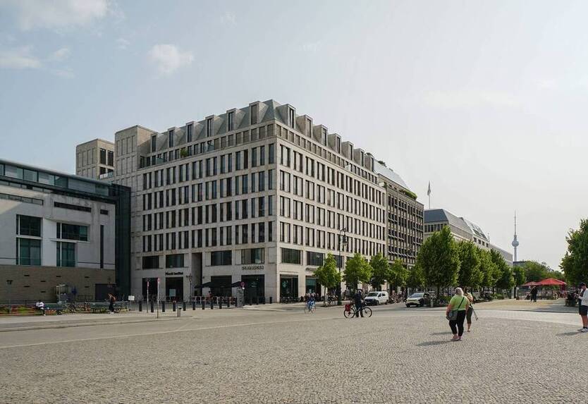 Teilgewerbliche Nutzung möglich: Ruhiges Wohnen an Berlins renommiertester Adresse - Pariser Platz