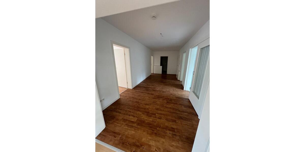 Etagenwohnung Hamburg Wandsbek - 3 Zimmer, 127 m&sup2;, 2.000&euro; | Angebot:26676805