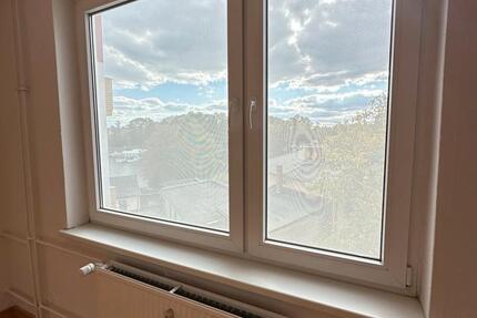 Mietwohnung 2 Zimmer mit Balkon. zimmer