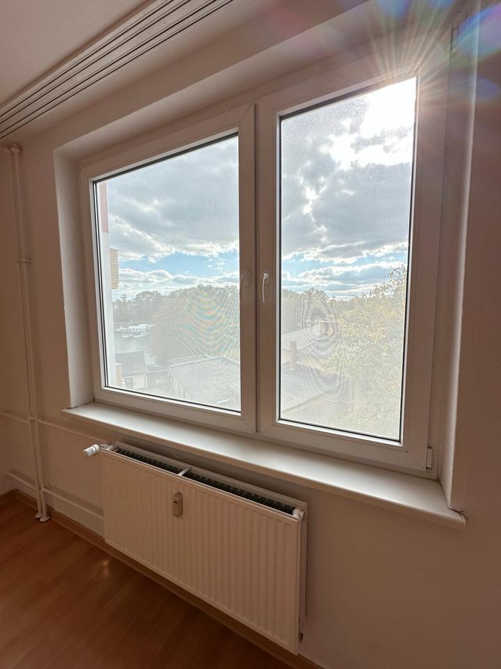 Mietwohnung 2 Zimmer mit Balkon. zimmer