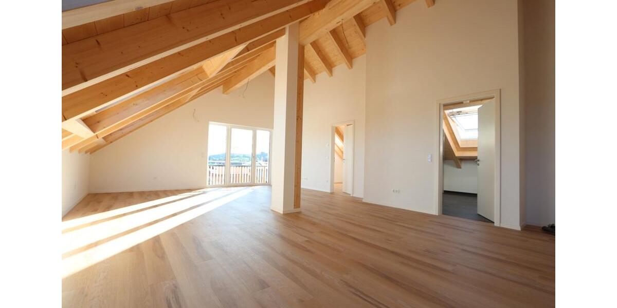 Dachgeschoßwohnung Zwiesel - 3 Zimmer, 85 m&sup2;, 950&euro; | Angebot:26639984