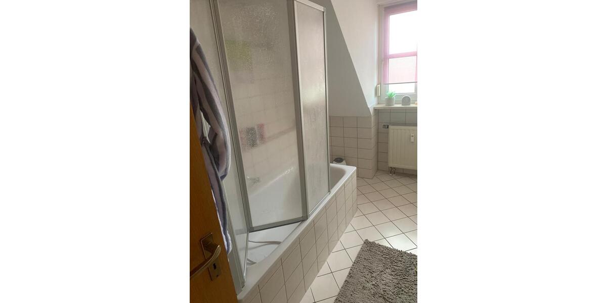 Dachgeschoßwohnung Hollfeld - 3 Zimmer, 80 m&sup2;, 520&euro; | Angebot:25648901