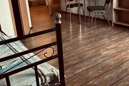 KLEINE WOHNUNG MIT EINBAUKÜCHE - BEZUGSFERTIG teilmöbiliert zimmer