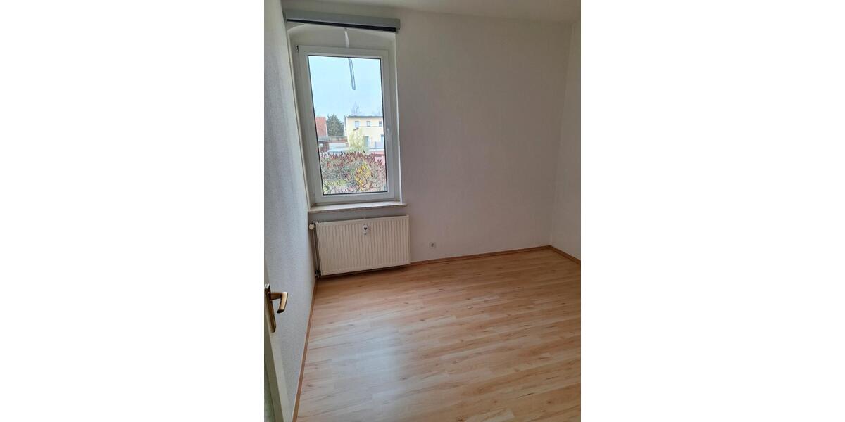 Etagenwohnung Bernburg (Saale) - 2 Zimmer, 45 m&sup2;, 295&euro; | Angebot:26698377