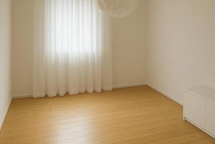 Wohnen auf Zeit Königswinter - 1 Zimmer, 120 m&sup2;, 425&euro; | Angebot:25964971
