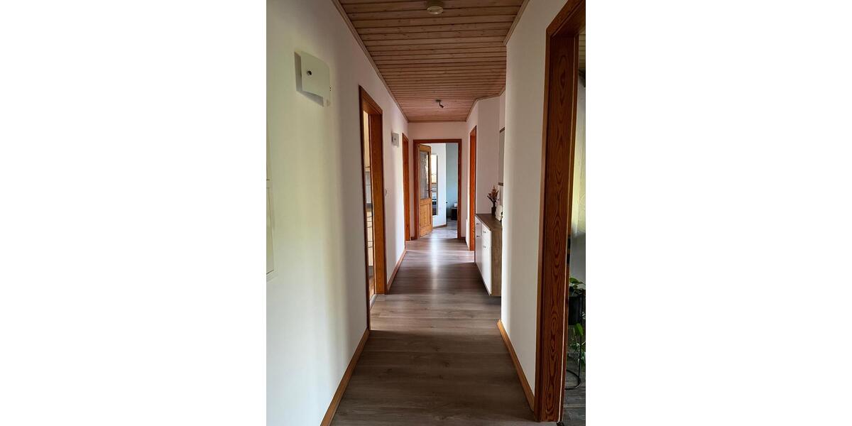 Dachgeschoßwohnung Diespeck - 4 Zimmer, 95 m&sup2;, 665&euro; | Angebot:26546291