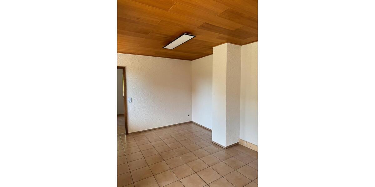 Etagenwohnung Lauter - 2 Zimmer, 60 m&sup2;, 700&euro; | Angebot:26285844