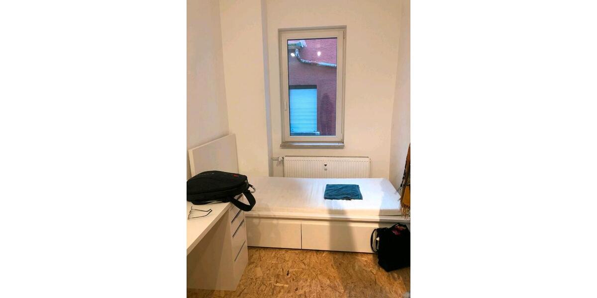 Etagenwohnung Stuttgart Bad Cannstatt - 3 Zimmer, 10 m&sup2;, 425&euro; | Angebot:26704434