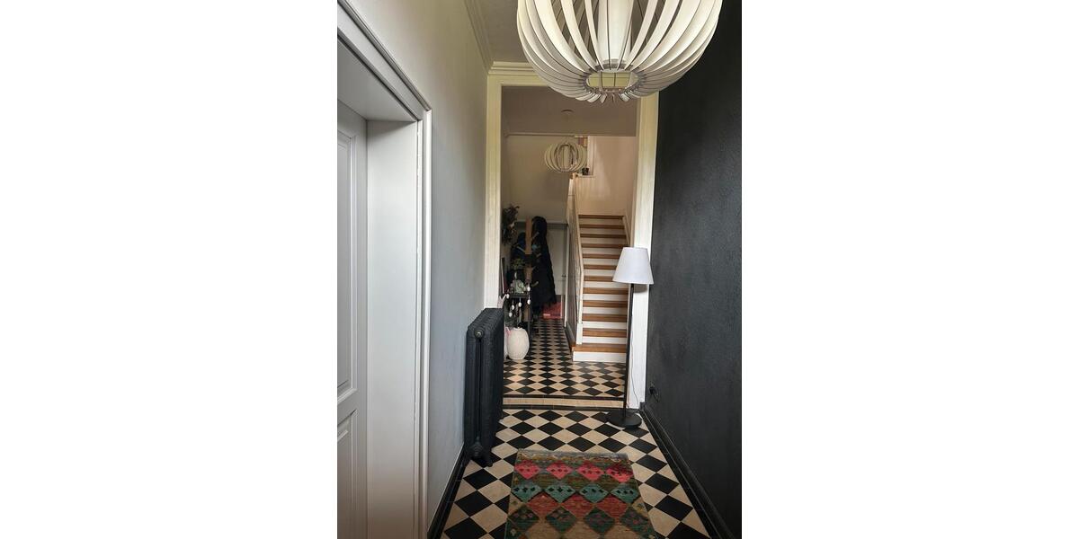 Einfamilienhaus Mönchengladbach West - 7 Zimmer, 290 m&sup2;, 3.360&euro; | Angebot:26126569