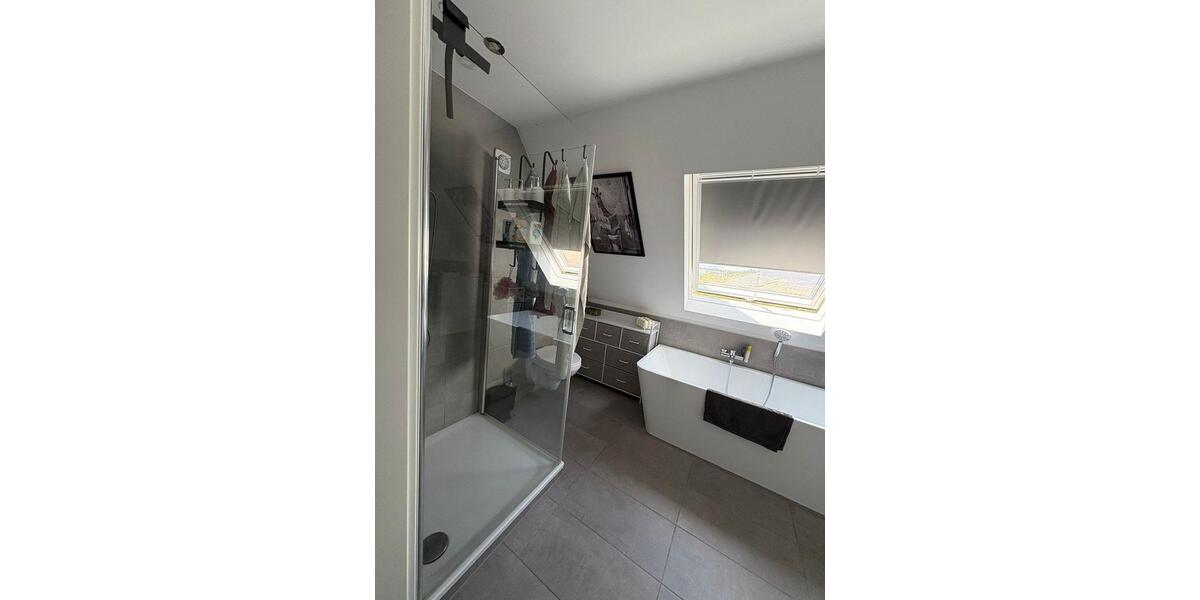 Dachgeschoßwohnung Neunkirchen - 4 Zimmer, 120 m&sup2;, 970&euro; | Angebot:26643919