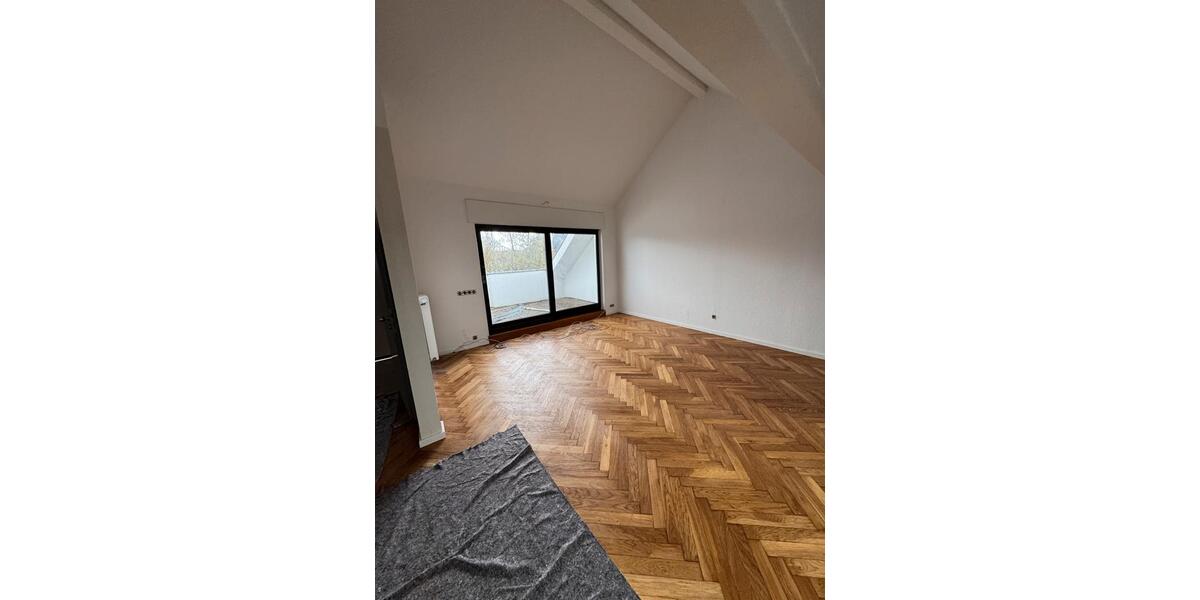 Dachgeschoßwohnung Saarlouis - 3 Zimmer, 90 m&sup2;, 980&euro; | Angebot:25892458
