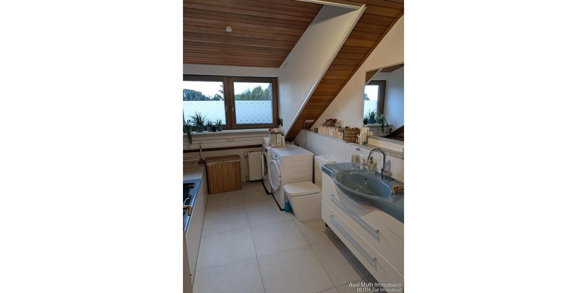 Dachgeschoßwohnung Eppingen - 3 Zimmer, 88 m&sup2;, 950&euro; | Angebot:26489765