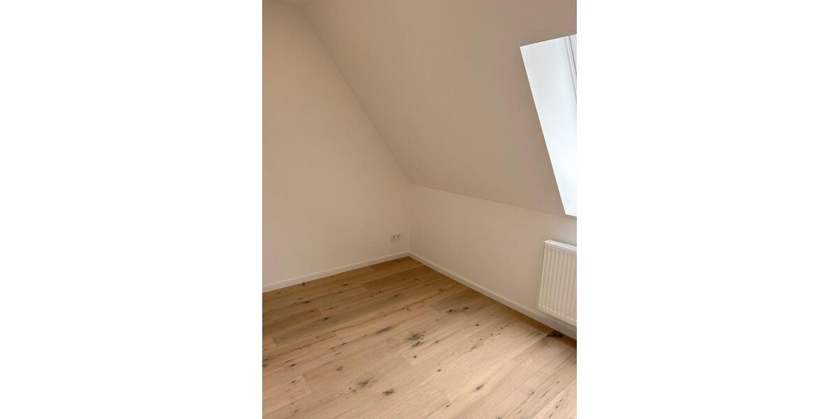 WG-Zimmer in 2er WG, Dachgeschoss, modern 1 zimmer