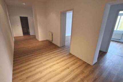 Wohnung zum Mieten in Apolda 720 € 111.6 m² 4 zimmer