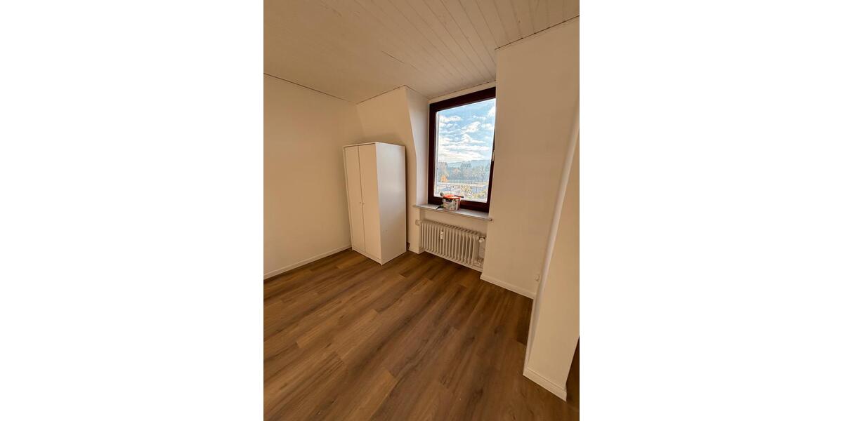 WG-Zimmer in 4-Zimmer-Wohnung – 20 m² – Wuppertal Klingenholl 121 1 zimmer