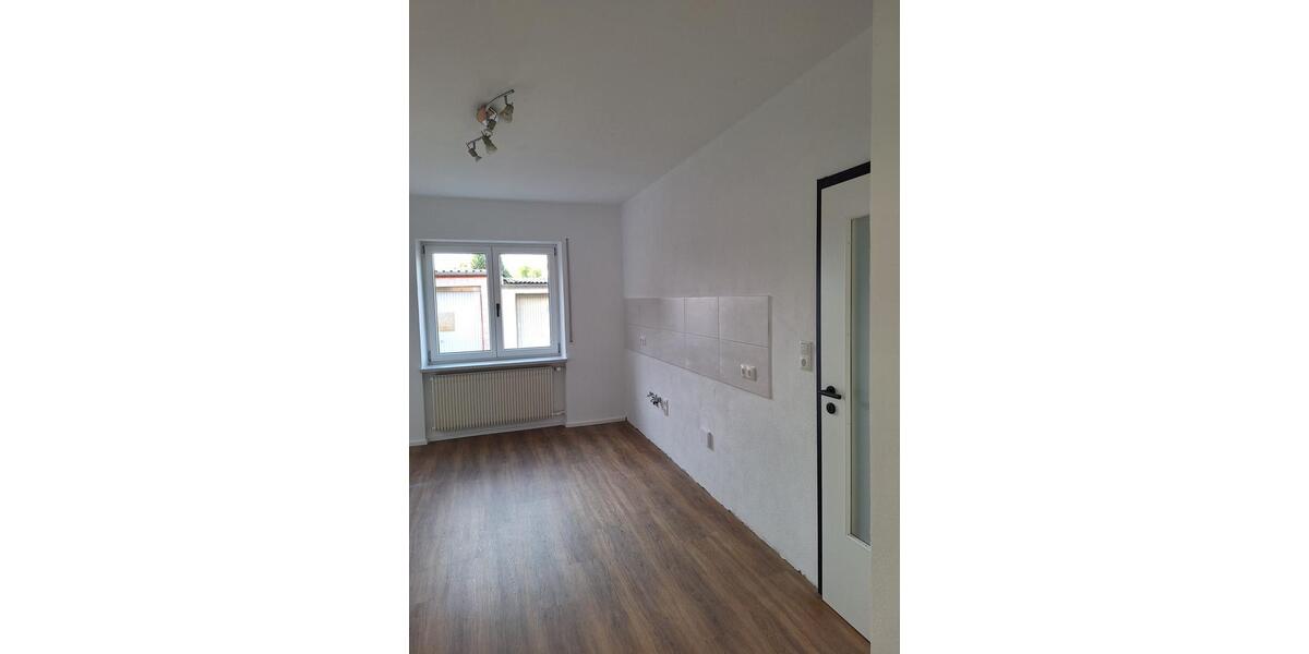 Etagenwohnung Kümmersbruck - 7 Zimmer, 170 m&sup2;, 1.490&euro; | Angebot:26602908