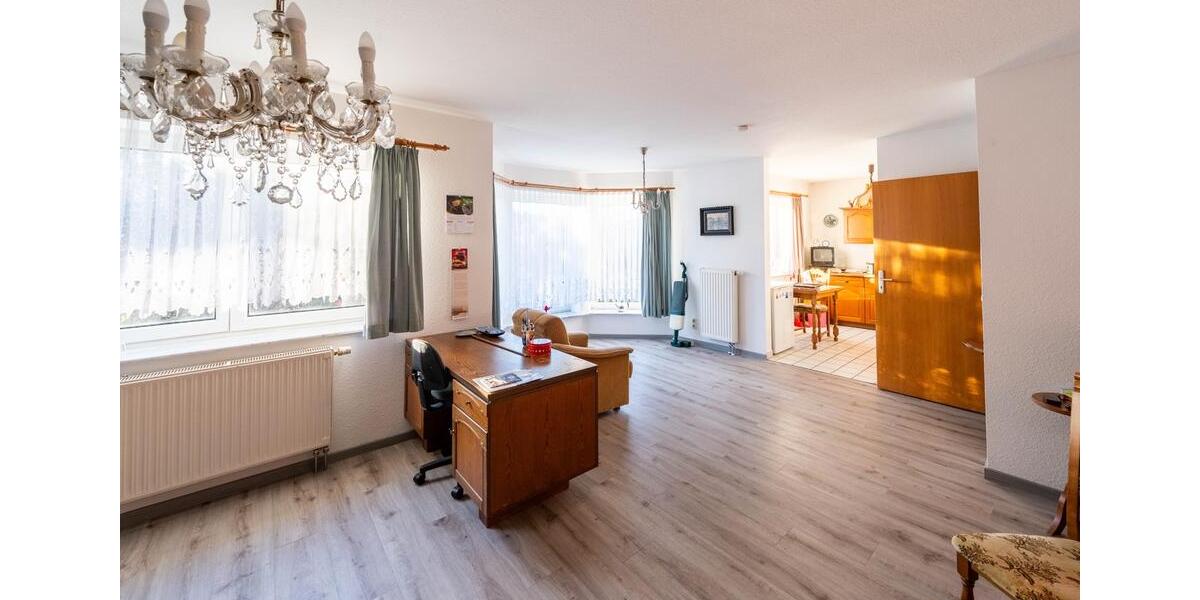 Große Zweizimmerwohnung mit tollem Ausblick im Arnstädter Süden 2 zimmer