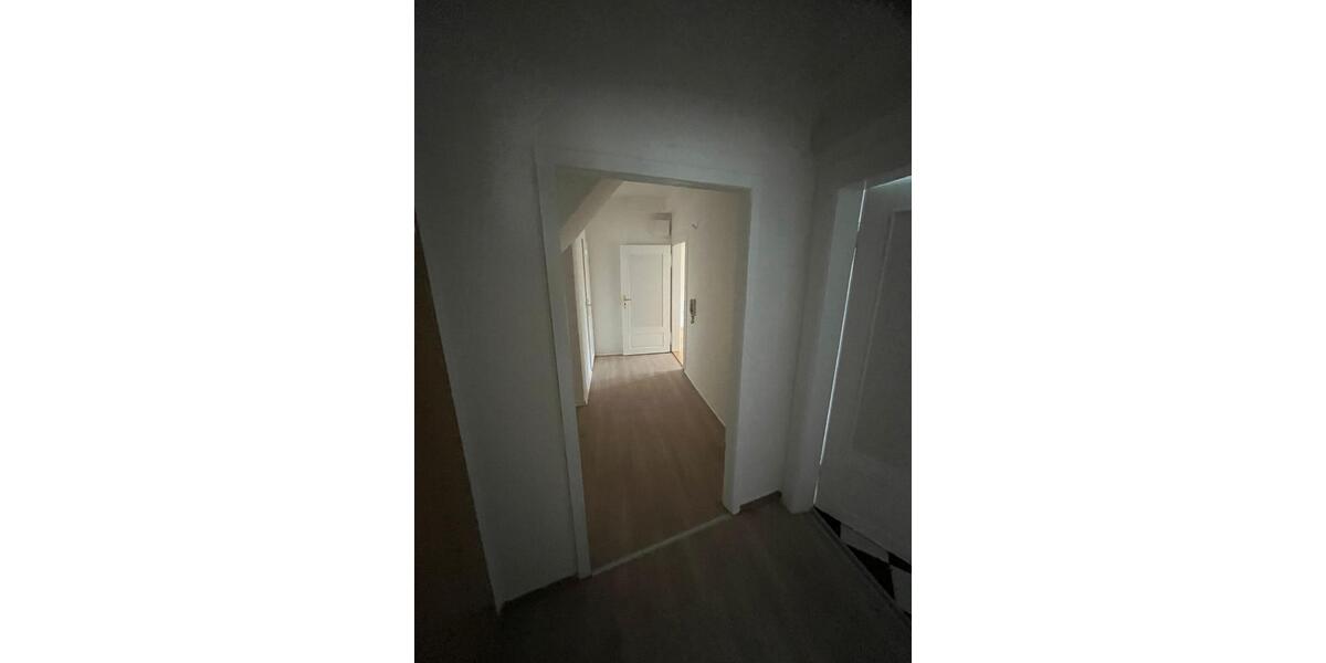 Dachgeschoßwohnung Gersdorf - 5 Zimmer, 130 m&sup2;, 900&euro; | Angebot:25717822