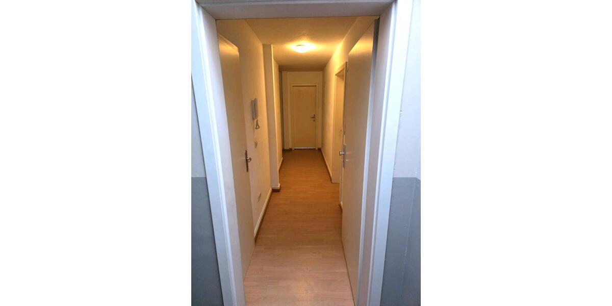 Dachgeschoßwohnung Schwerin - 3 Zimmer, 67 m&sup2;, 668&euro; | Angebot:26131823