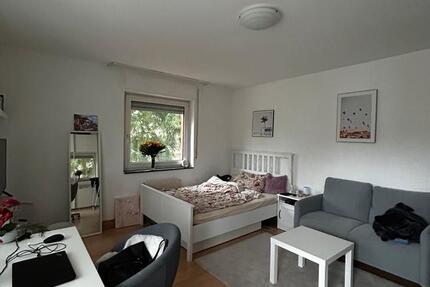 Großes Helles WG Zimmer in Karlsruhe mit Balkon 1 zimmer