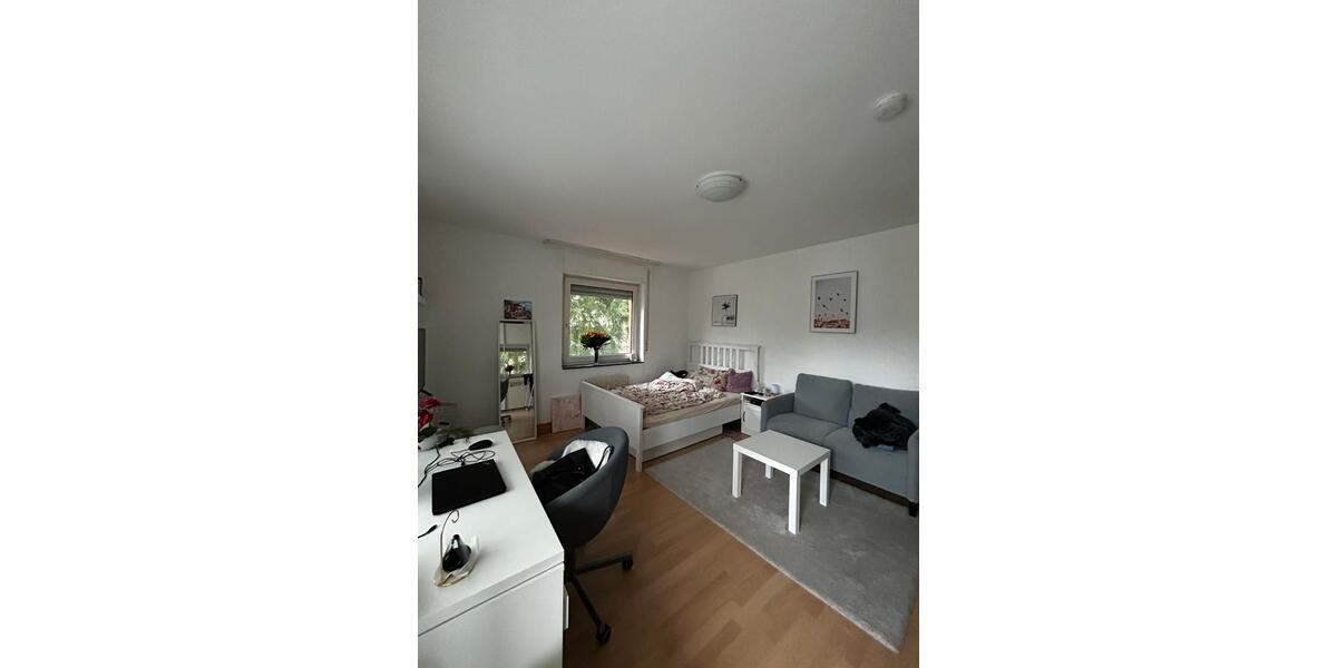 Großes Helles WG Zimmer in Karlsruhe mit Balkon 1 zimmer