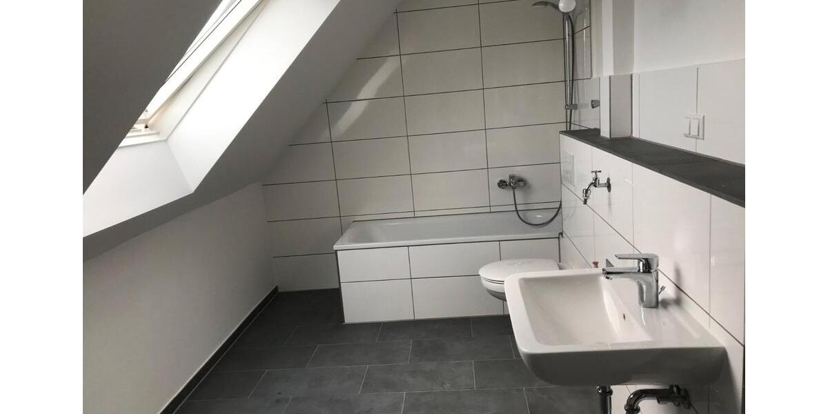 Dachgeschoßwohnung Hannover Vahrenwald-List - 2 Zimmer, 67 m&sup2;, 649&euro; | Angebot:26044853