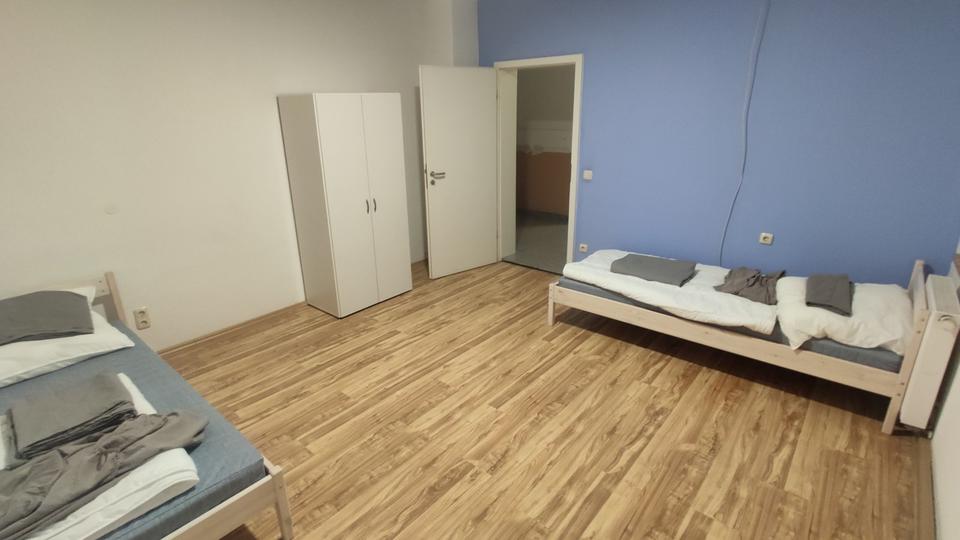 Wohnen auf Zeit Mering - 6 Zimmer, 18 m&sup2;, 18&euro; | Angebot:22084409