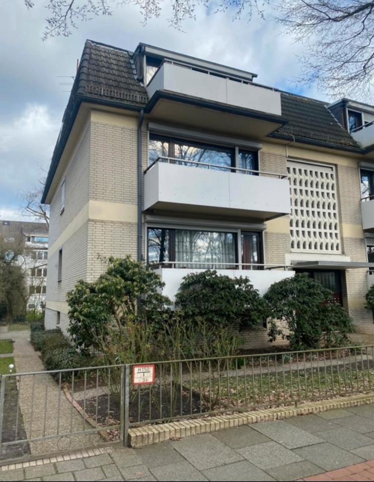 ANSPRECHENDE 3- Zimmer- Wohnung EBK, 2-MAL BALKON, GARAGE