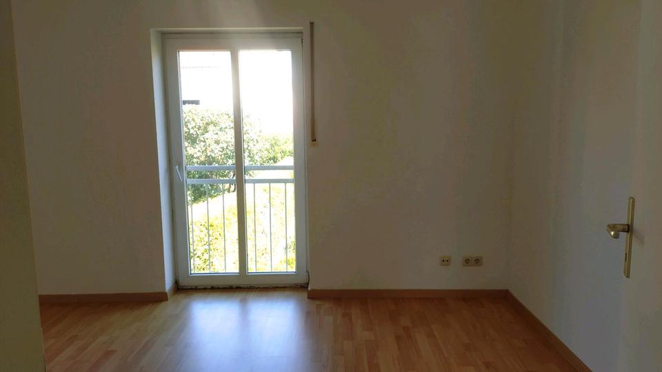 Etagenwohnung Reinsdorf - 2 Zimmer, 51 m&sup2;, 490&euro; | Angebot:24891377