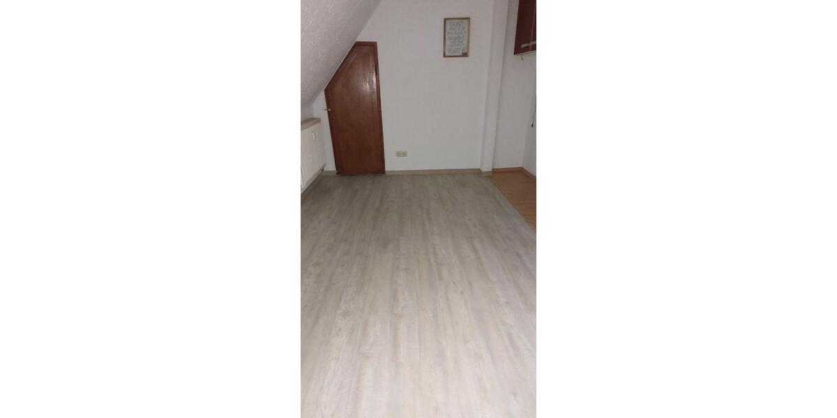 Dachgeschoßwohnung Greiz - 2.5 Zimmer, 58 m&sup2;, 270&euro; | Angebot:24717605