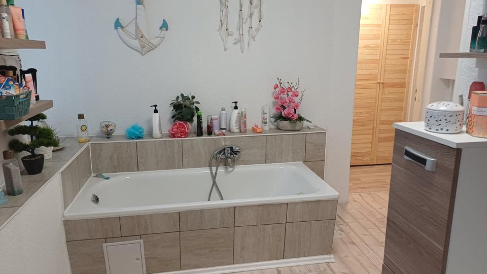 Etagenwohnung Gröningen - 5 Zimmer, 148 m&sup2;, 900&euro; | Angebot:26047050