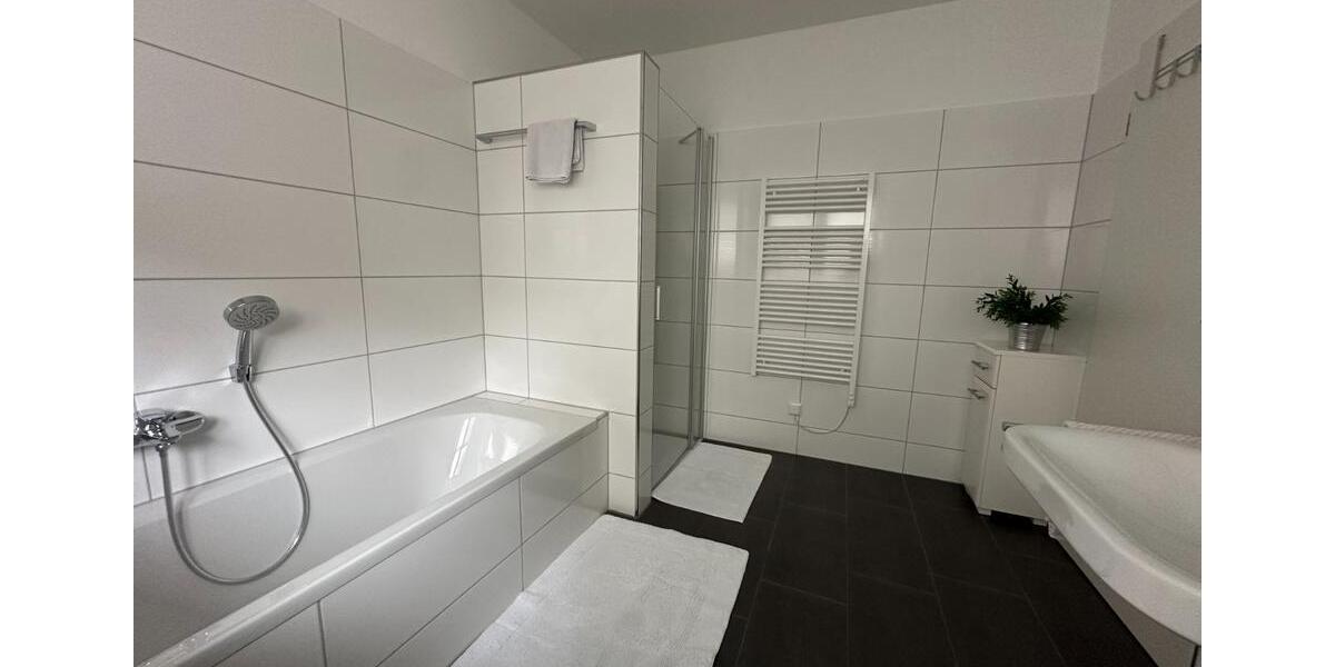 Erdgeschoßwohnung Rödental - 3 Zimmer, 86 m&sup2;, 895&euro; | Angebot:25636486