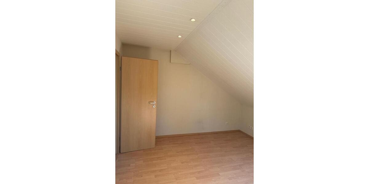 Dachgeschoßwohnung Düsseldorf Stadtbezirk 9 - 2 Zimmer, 52 m&sup2;, 650&euro; | Angebot:26285612