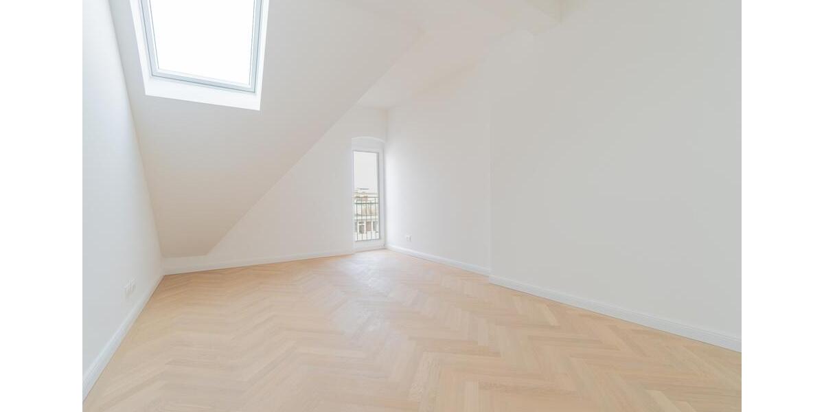 Dachgeschoßwohnung Berlin Charlottenburg-Wilmersdorf - 4 Zimmer, 150 m&sup2;, 3.750&euro; | Angebot:25993319
