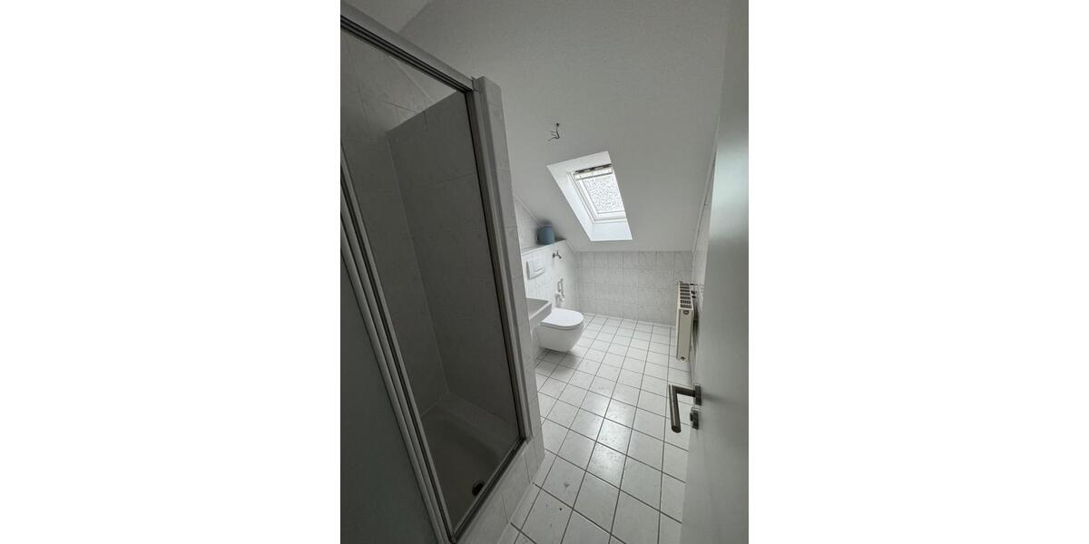 Dachgeschoßwohnung Saarlouis - 3 Zimmer, 7 m&sup2;, 950&euro; | Angebot:25892452
