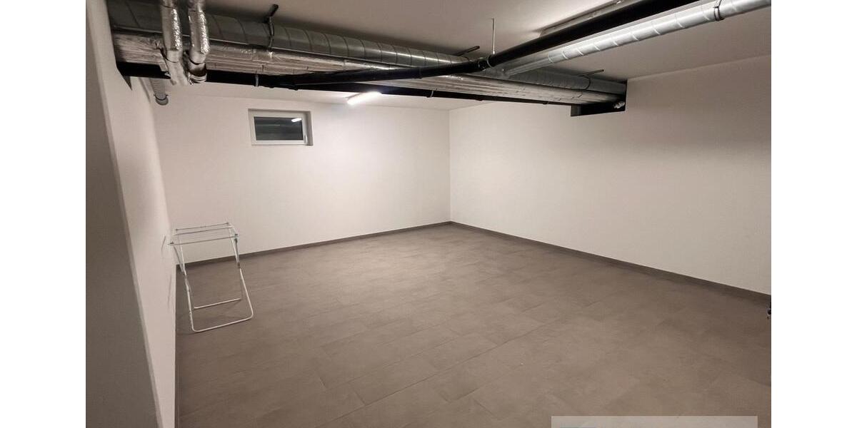 Etagenwohnung Neusorg - 3 Zimmer, 114 m&sup2;, 1.085&euro; | Angebot:21198005