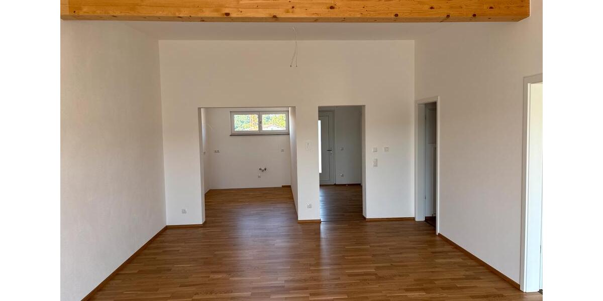 Dachgeschoßwohnung Tiefenbach - 2 Zimmer, 83 m&sup2;, 835&euro; | Angebot:26446476