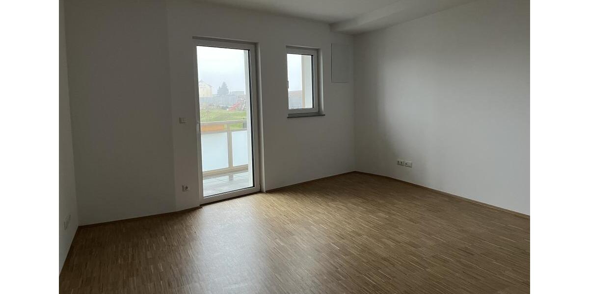 Dachgeschoßwohnung Arnsdorf - 2 Zimmer, 39 m&sup2;, 530&euro; | Angebot:24434556