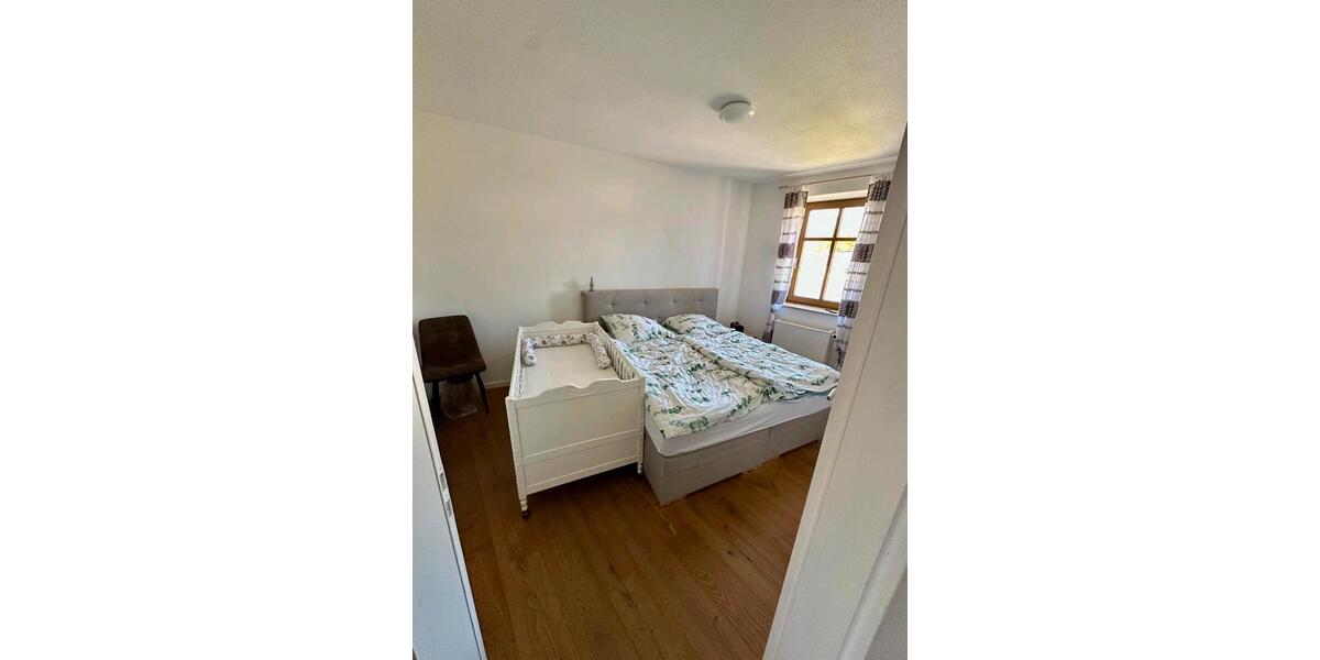 Dachgeschoßwohnung Furth - 2 Zimmer, 66 m&sup2;, 900&euro; | Angebot:26485684