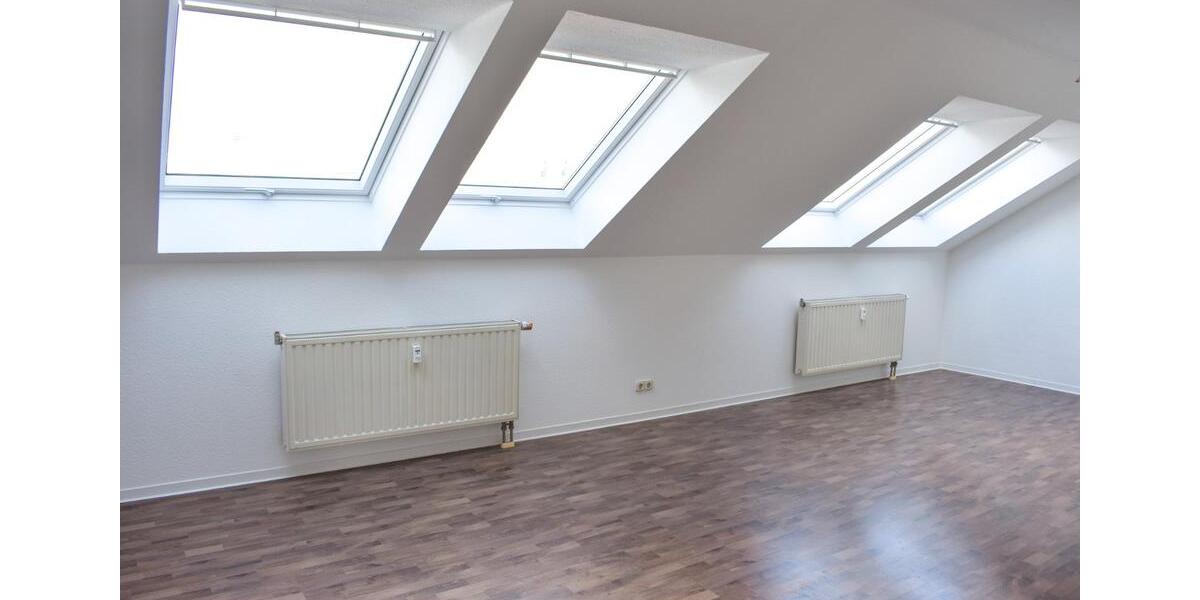 Dachgeschoßwohnung Plauen Altstadt - 3 Zimmer, 74 m&sup2;, 375&euro; | Angebot:24877917