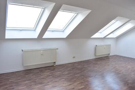 Wohnung Plauen Altstadt - 3 Zimmer, 74 m&sup2;, 350&euro; | Angebot:24877917