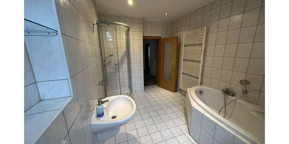 Etagenwohnung Lützen - 4 Zimmer, 110 m&sup2;, 850&euro; | Angebot:25689034