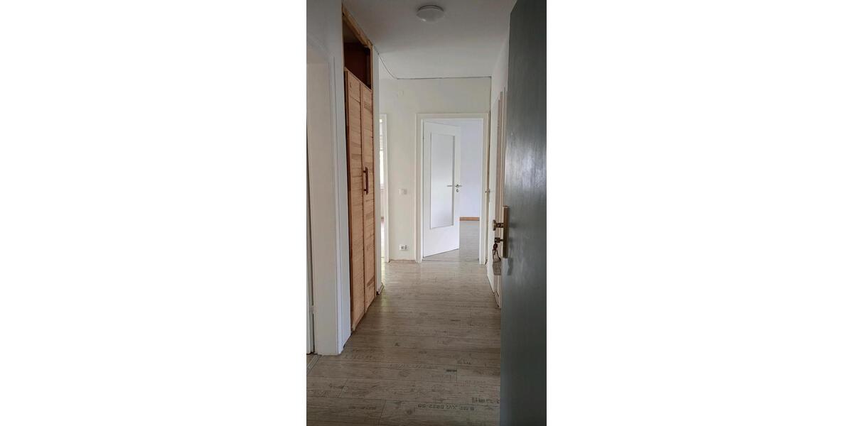 Etagenwohnung Radevormwald - 4 Zimmer, 83 m&sup2;, 420&euro; | Angebot:24490201