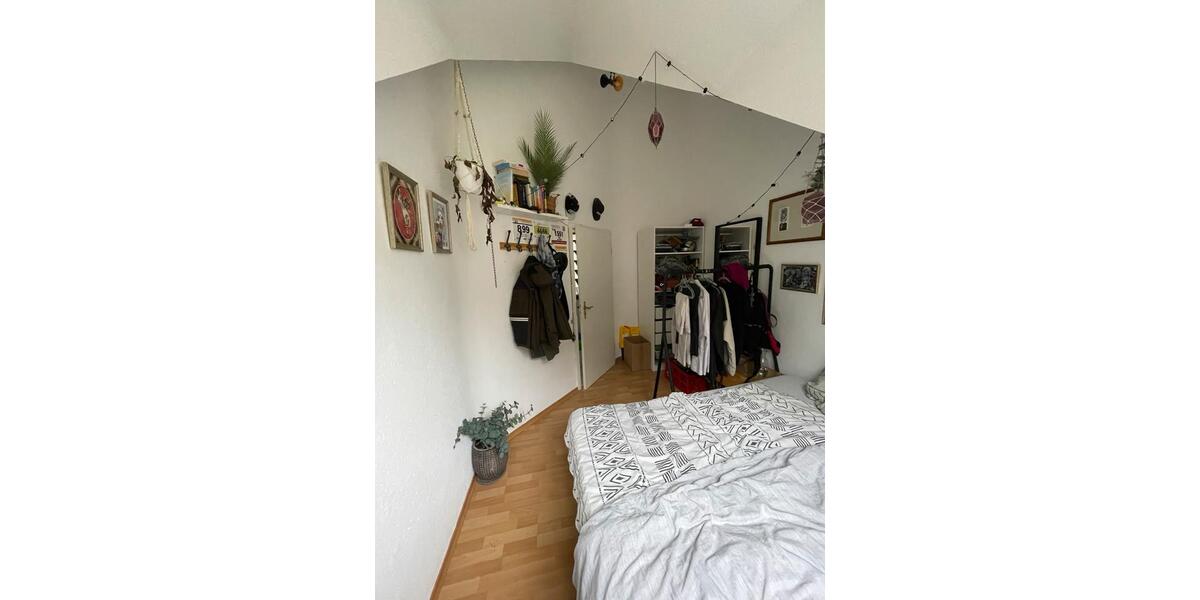 Zwei Zimmer in 2er WG Würzburg Höchberg Balkon DG 2 zimmer