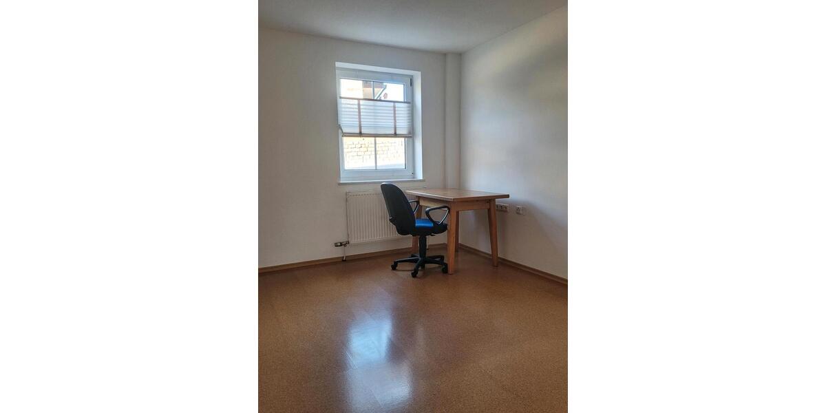 Erdgeschoßwohnung Miltach - 5 Zimmer, 150 m&sup2;, 1.000&euro; | Angebot:25332270