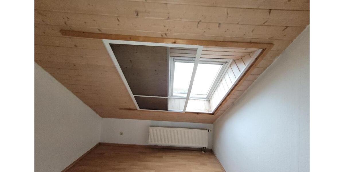 Dachgeschoßwohnung Drei Gleichen - 2.5 Zimmer, 70 m&sup2;, 540&euro; | Angebot:26483246