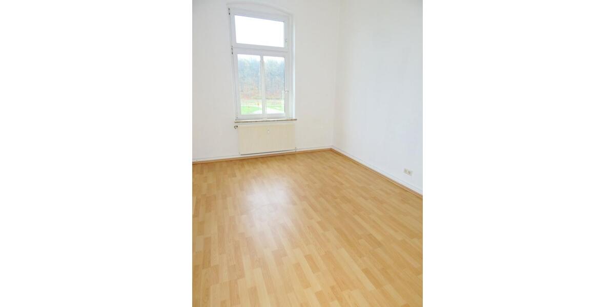 Etagenwohnung Werdau - 4 Zimmer, 117 m&sup2;, 590&euro; | Angebot:24214747